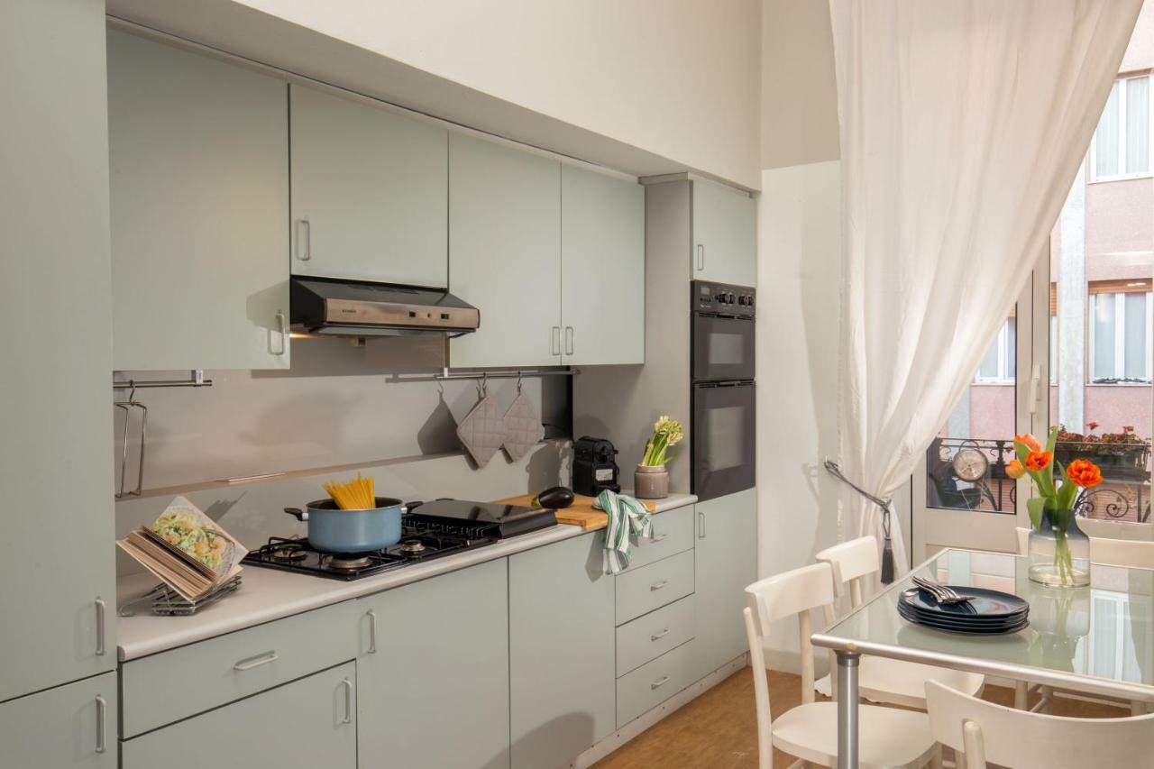 Daplace - Renzo Apartment Milano Eksteriør bilde
